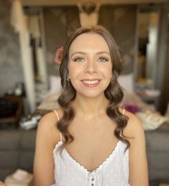 Lindsay Cloughley Makeup