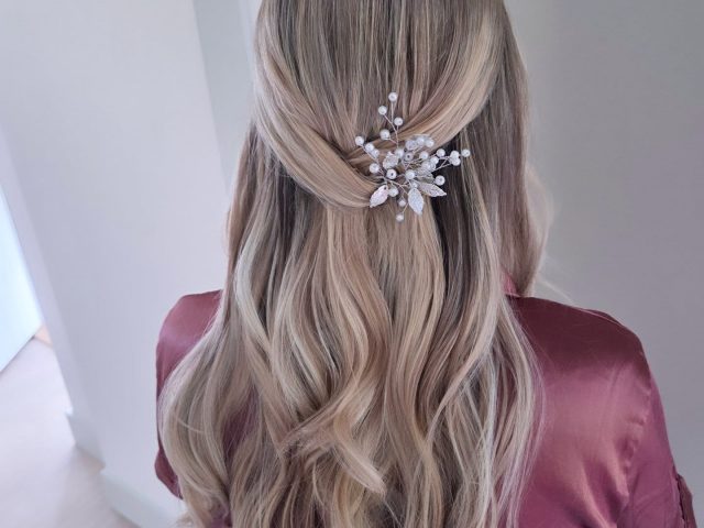 Wedding hairstyles for bridesmaids: 9 tips to help you choose